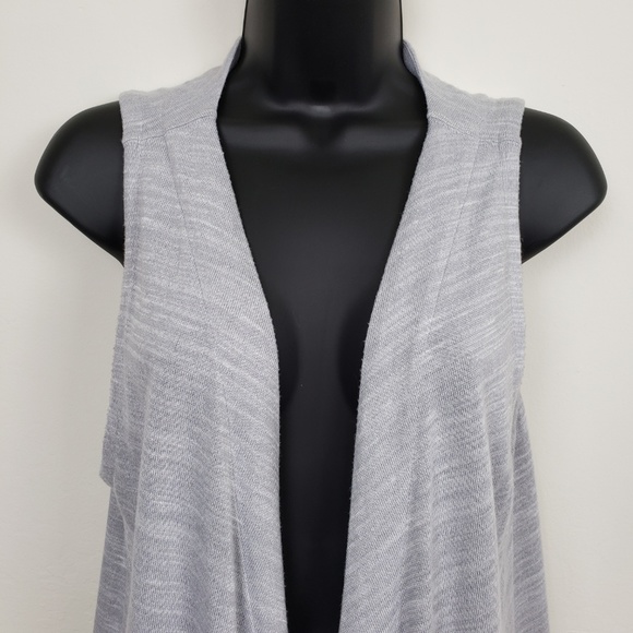 TWO by VINCE CAMUTO drape front sweater vest - Picture 2 of 4